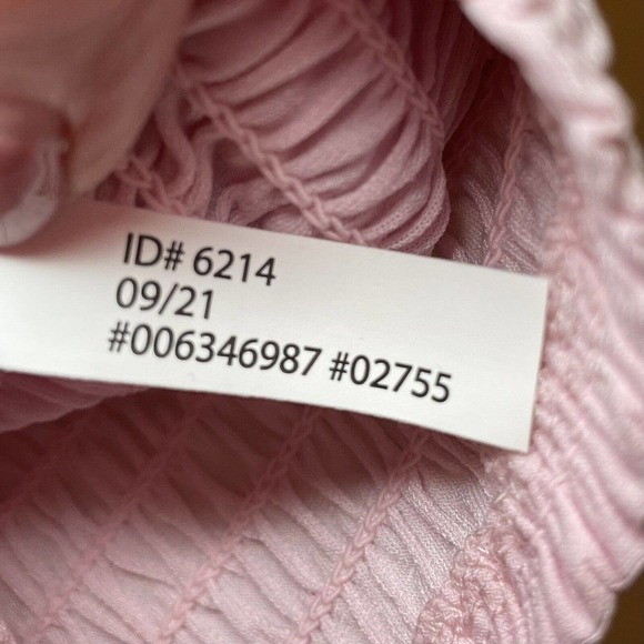 Express Small Women's Smocked Mock Neck Cropped Top Pink Short Sleeve Mi… - Picture 7 of 7